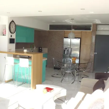 Apartment R. Dos Aveiros 公寓 *